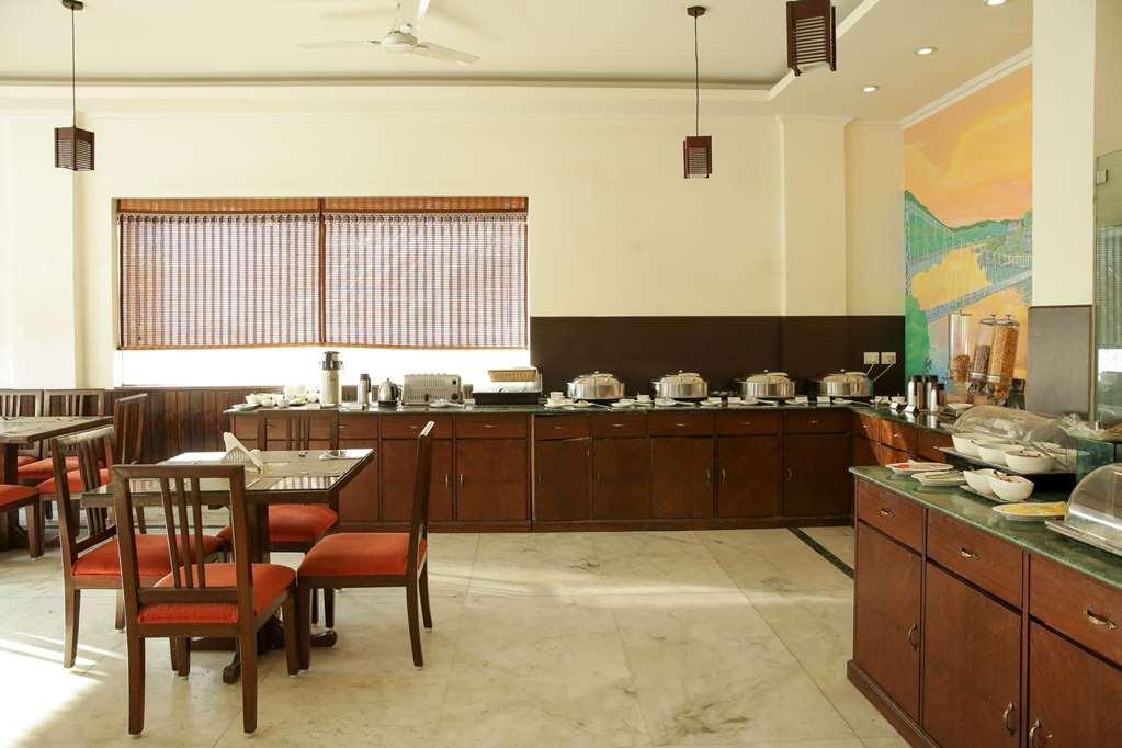 Comfort Hotel Dewa Retreat Rishīkesh Restaurant billede